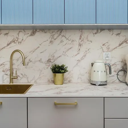 Blue Near Schindler Apartamento